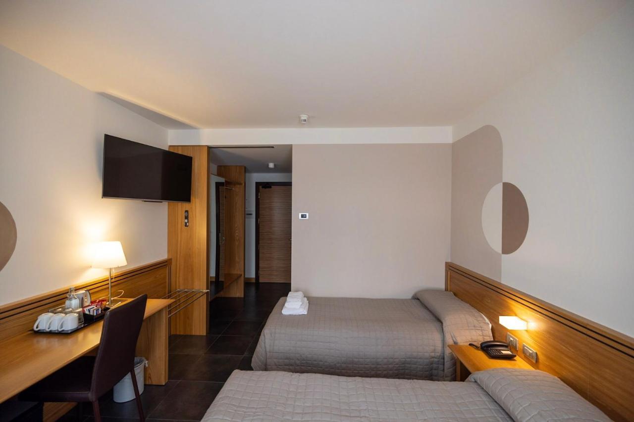 Hotel Europa เบลลูโน ภายนอก รูปภาพ